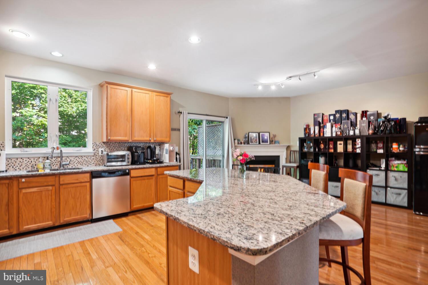 4151 Brookgreen Drive Fairfax, VA 22033 - Photo 8 of 29
