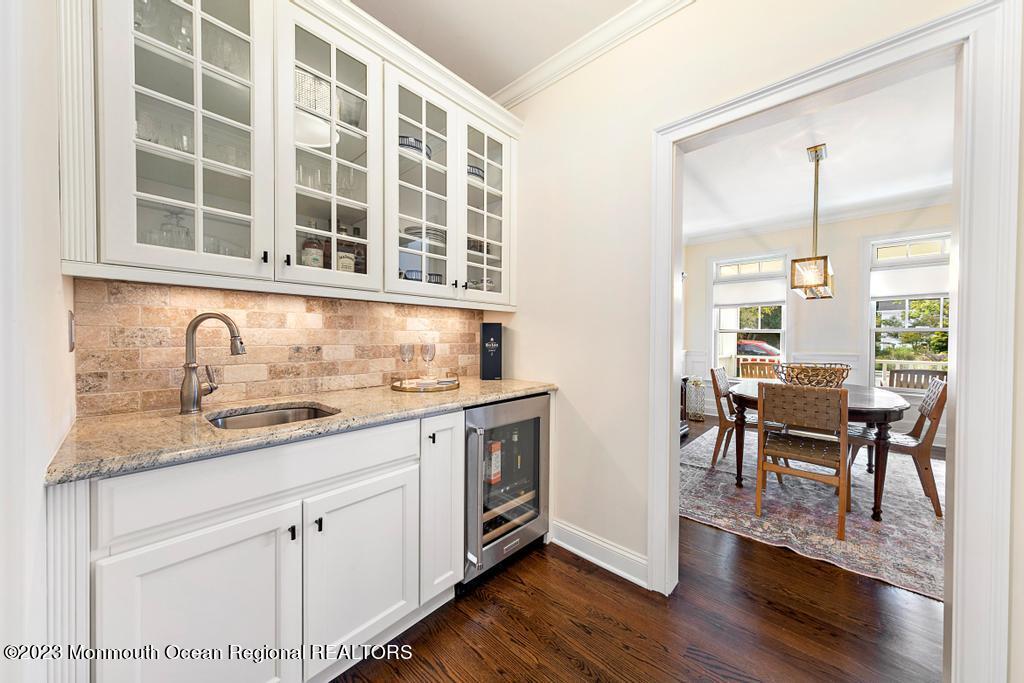 104 River Road Rumson, NJ 07760 - Photo 11 of 37 Butlers pantry