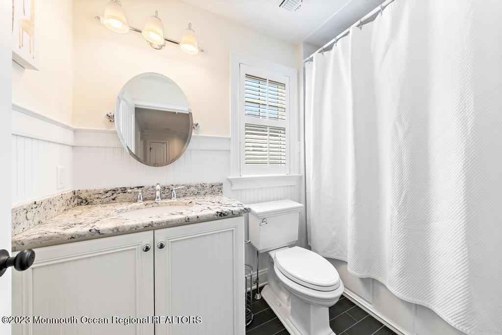 104 River Road Rumson, NJ 07760 - Photo 25 of 37 Hall bath