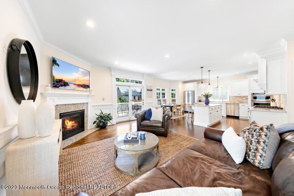 104 River Road Rumson, NJ 07760 - Photo 5 of 37 Family room