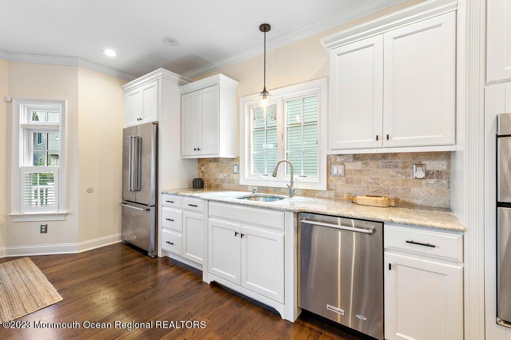 104 River Road Rumson, NJ 07760 - Photo 10 of 37 Kitchen