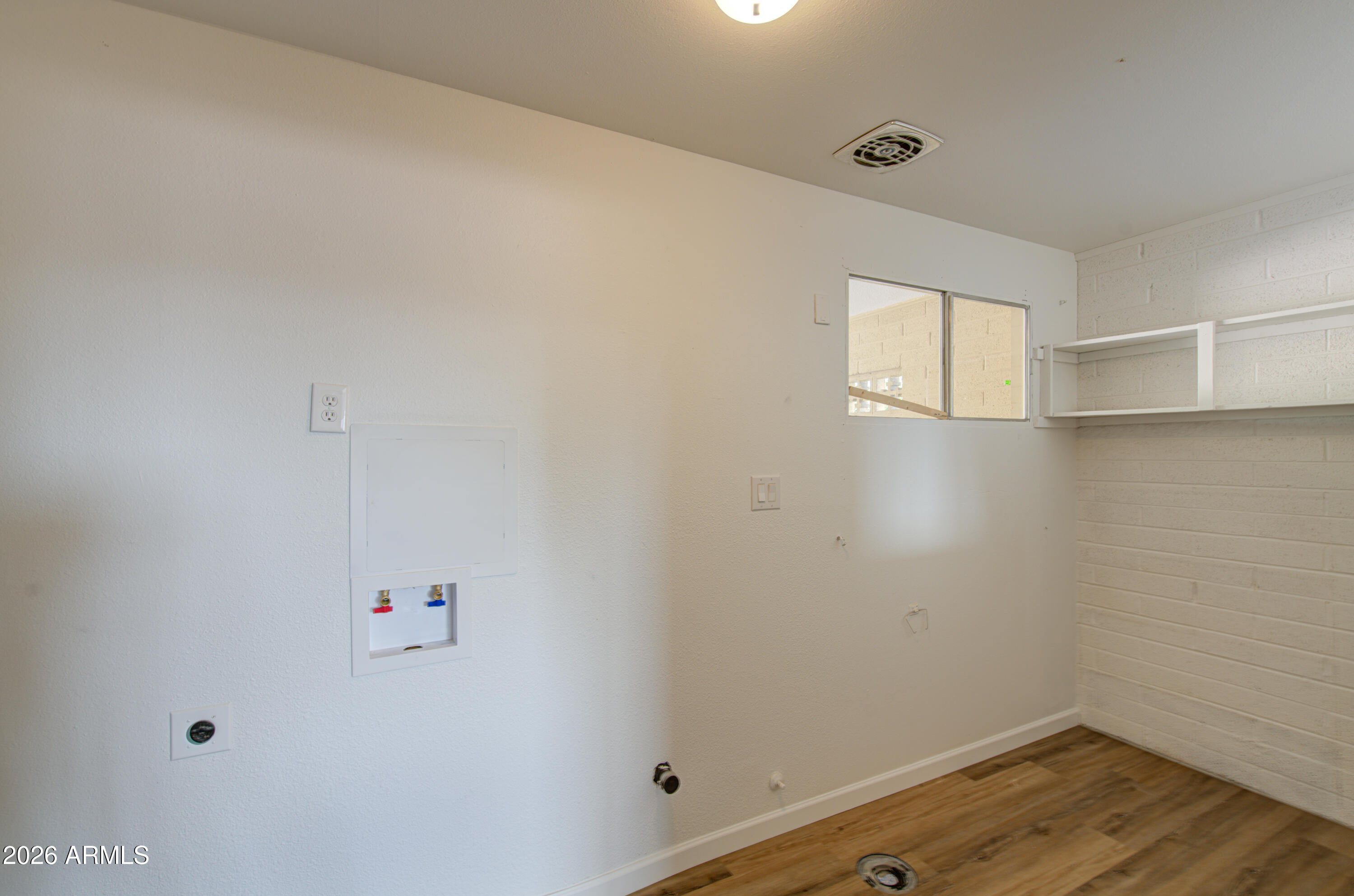 650 North Rennick Drive Apache Junction, AZ 85120 - Photo 26 of 36 Laundry