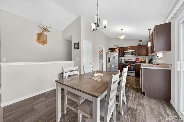 $269,900 | 150 Hidden Valley Way, Winfield, MO 63389