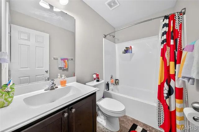 $269,900 | 150 Hidden Valley Way, Winfield, MO 63389