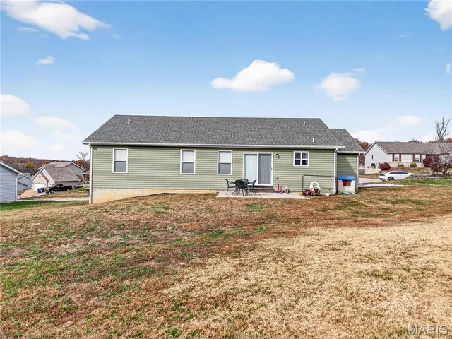 $269,900 | 150 Hidden Valley Way, Winfield, MO 63389