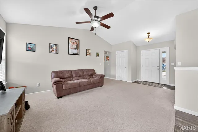 $269,900 | 150 Hidden Valley Way, Winfield, MO 63389