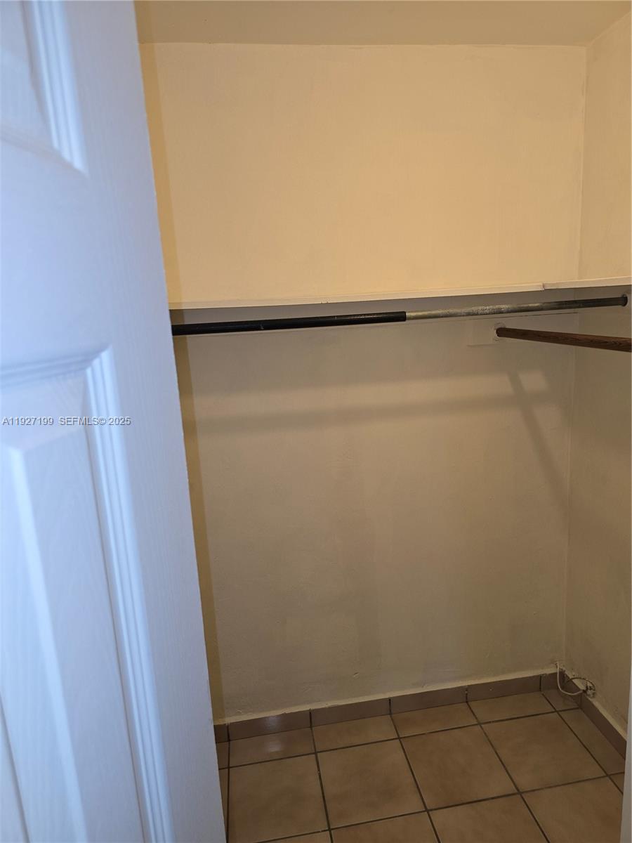 1113 Northeast 2nd Street, Unit 12 Hallandale Beach, FL 33009 - Photo 5 of 6