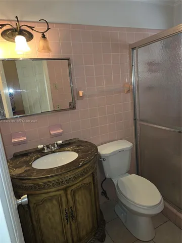 $1,100 | 1113 Northeast 2nd Street, Unit 12, Hallandale Beach, FL 33009