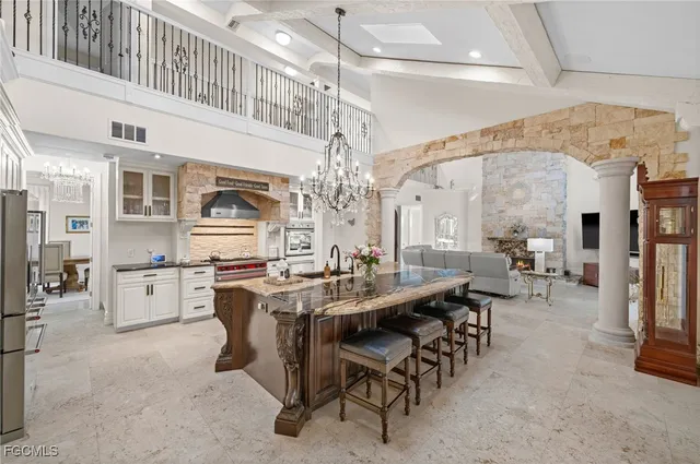 $4,895,000 | 9250 The Lane, Naples, FL 34109