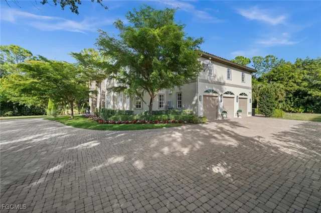 $4,895,000 | 9250 The Lane, Naples, FL 34109