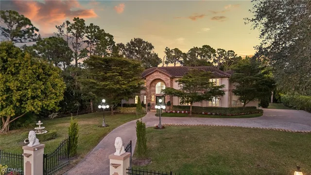 $4,895,000 | 9250 The Lane, Naples, FL 34109