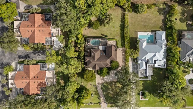 $4,895,000 | 9250 The Lane, Naples, FL 34109