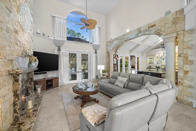 $4,895,000 | 9250 The Lane, Naples, FL 34109