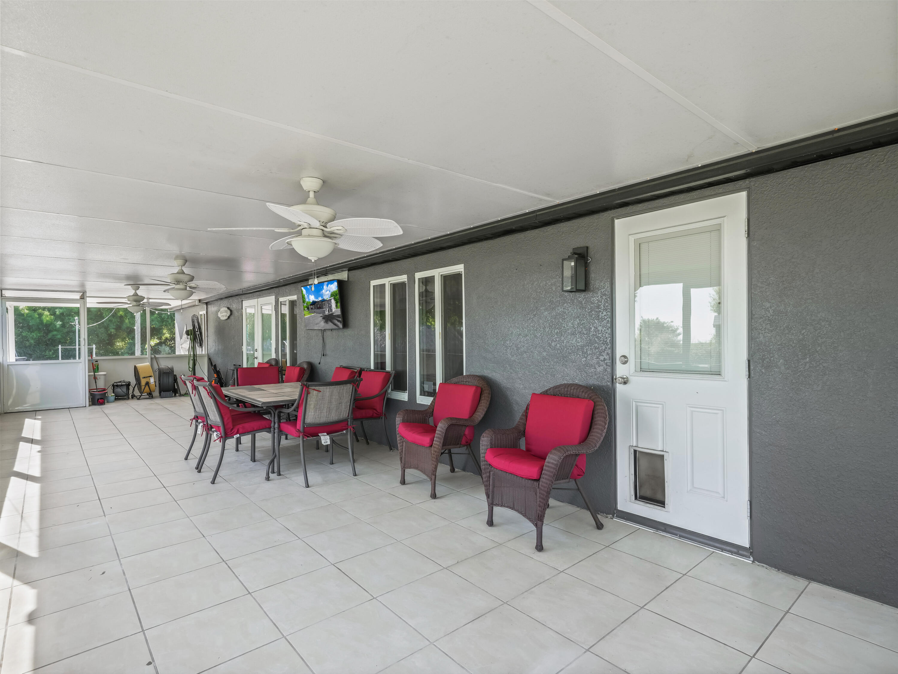 329 Kilpatrick Loop Clewiston, FL 33440 - Photo 27 of 56 a view of a dining room with furniture