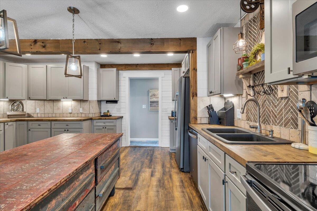 6015 Smith Mountain Road Penhook, VA 24137 - Photo 24 of 66 023-MIB00832