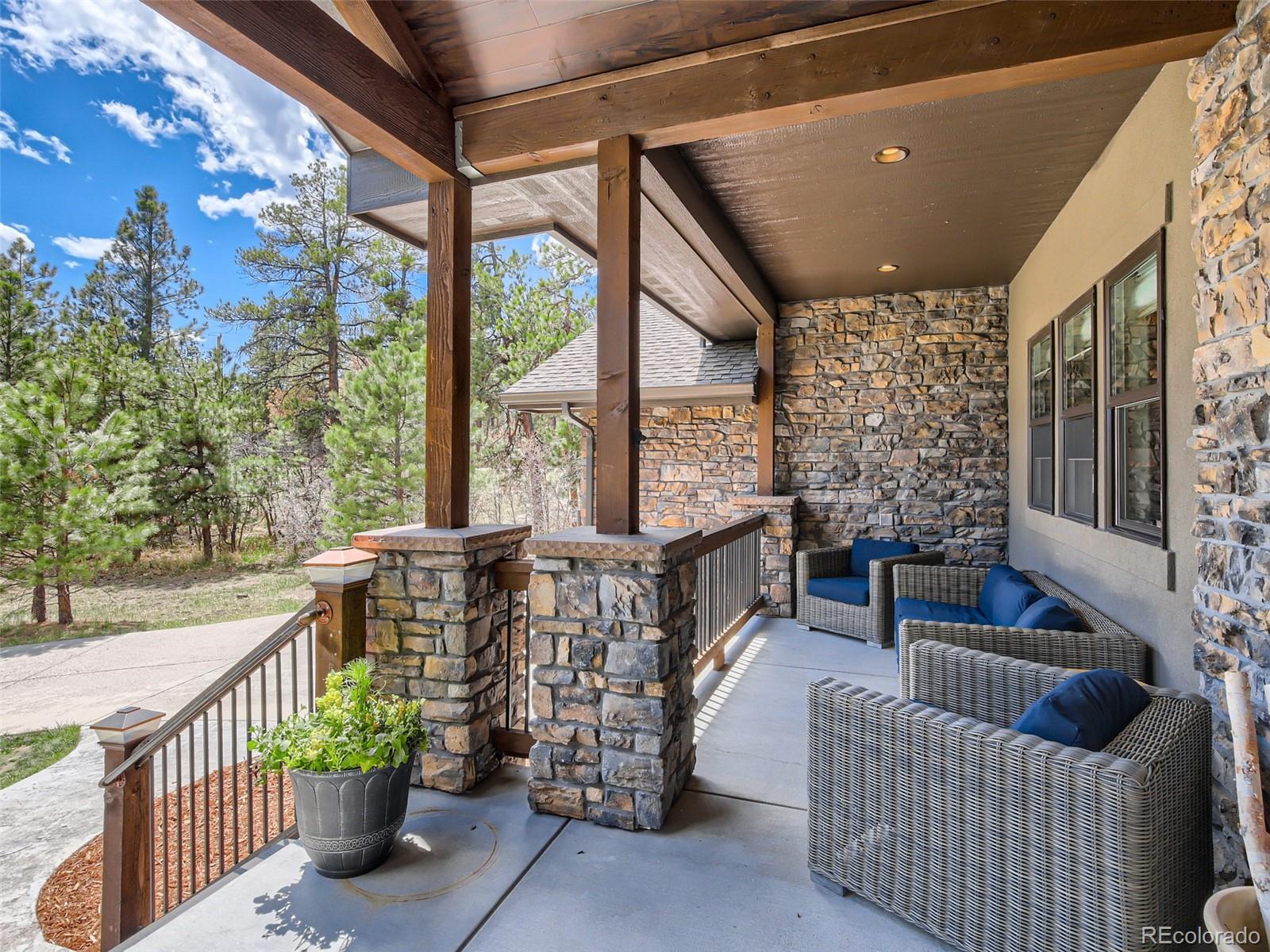 7467 Cameron Circle Larkspur, CO 80118 - Photo 5 of 40