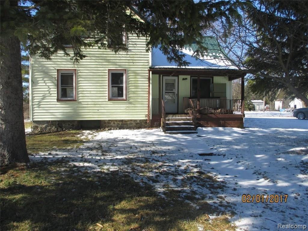 7747 Sayles Road Yale, MI 48097 - Photo 27 of 30 This is a close up view of the front of the home.