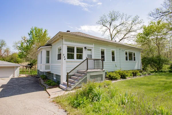 $395,000 | 22W724 St Charles Road, Glen Ellyn, IL 60137