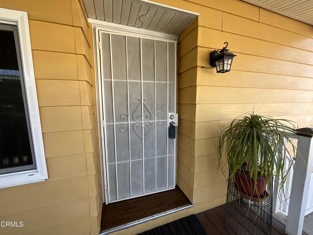 15433 West Telegraph Road, Unit 54 Santa Paula, CA 93060 - Photo 8 of 25 a bathroom with a shower