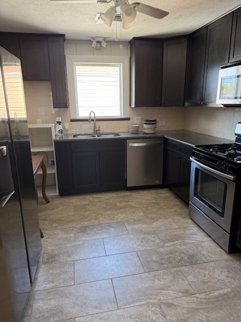 3720 Avenue P 1/2 Rear Galveston, TX 77550 - Photo 2 of 15 Spacious kitchen