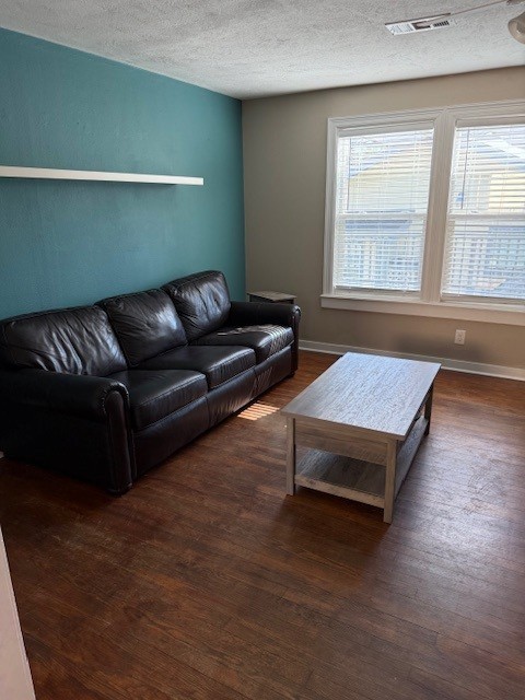 3720 Avenue P 1/2 Rear Galveston, TX 77550 - Photo 5 of 15 Living area