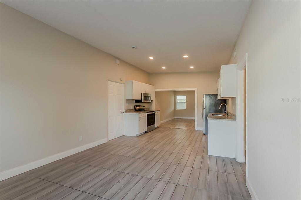 1007 Emeralda Road Orlando, FL 32808 - Photo 13 of 47