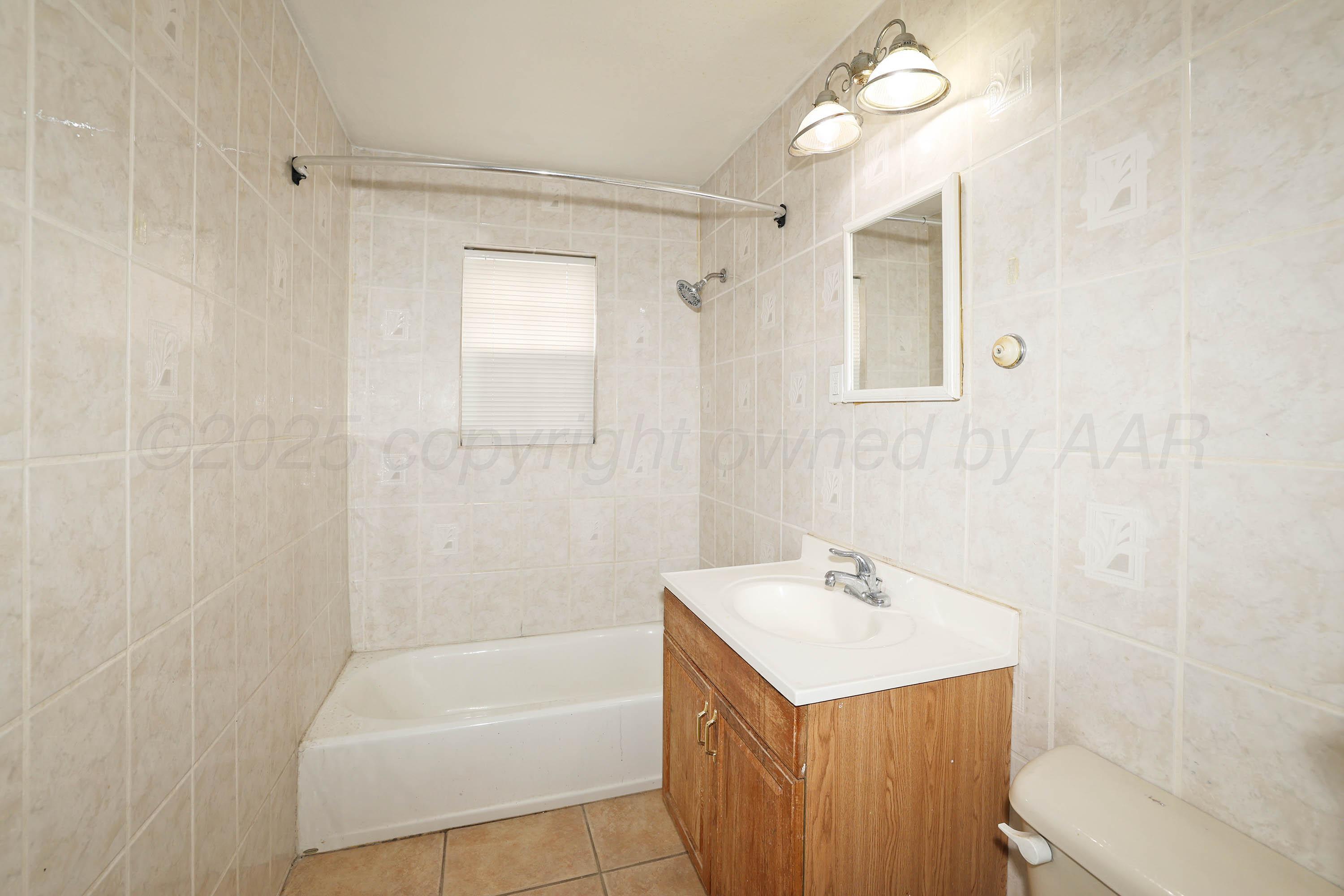 1908 South Fannin Street Amarillo, TX 79109 - Photo 15 of 18 15-Bathroom