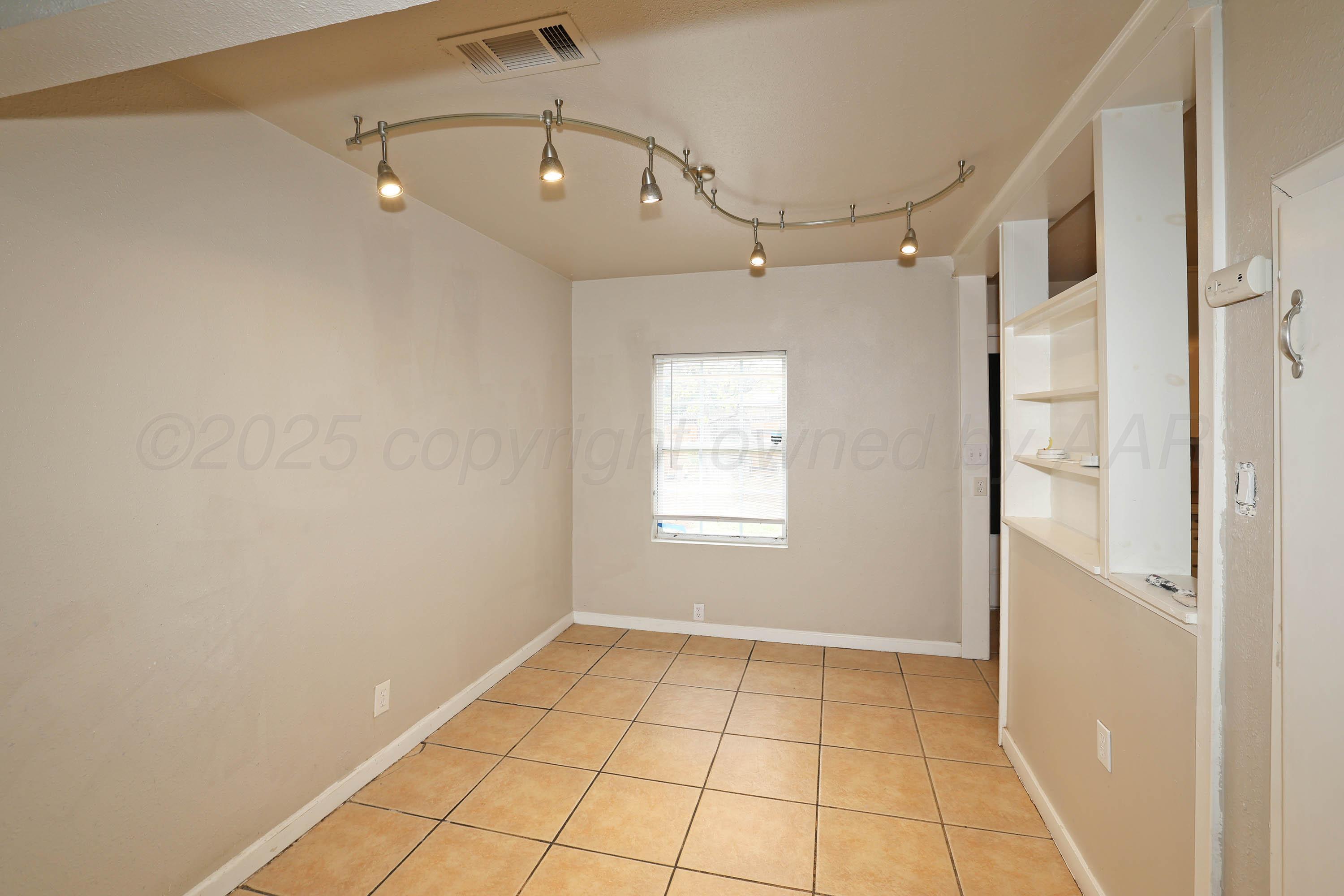 1908 South Fannin Street Amarillo, TX 79109 - Photo 3 of 18 5-Dining Area