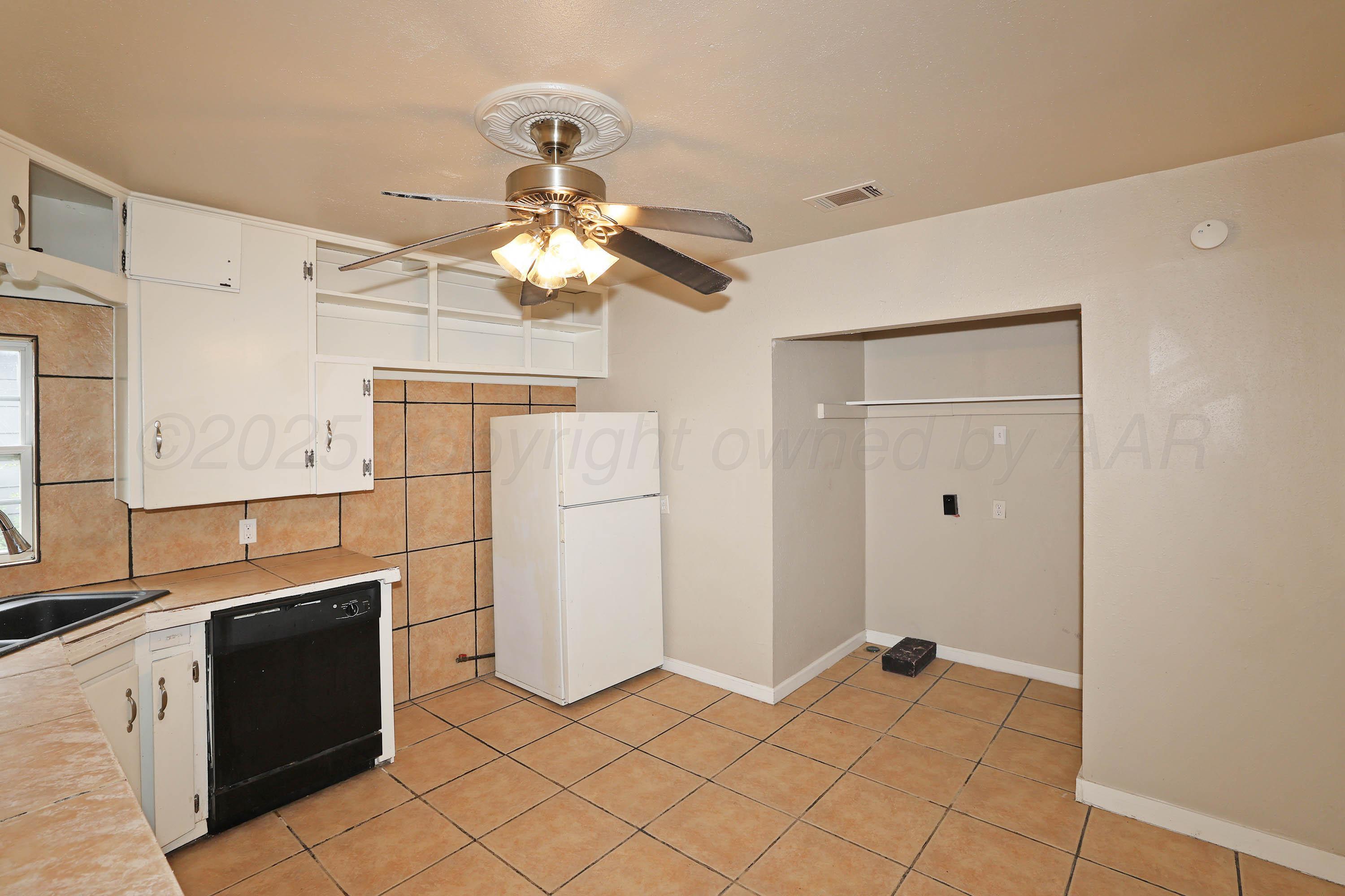 1908 South Fannin Street Amarillo, TX 79109 - Photo 8 of 18 7-Kitchen