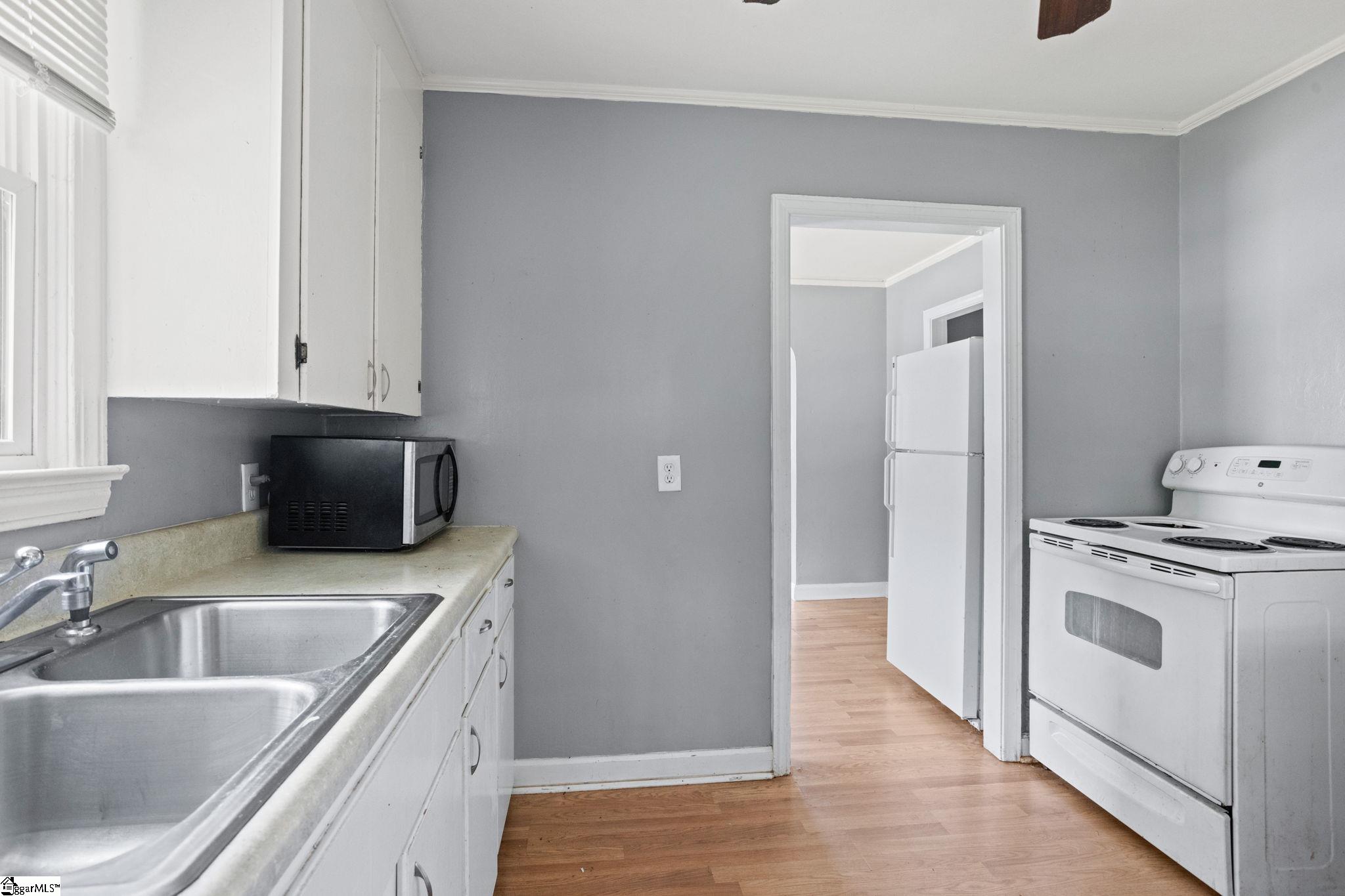 206 Griffin Drive Greenville, SC 29607 - Photo 8 of 22