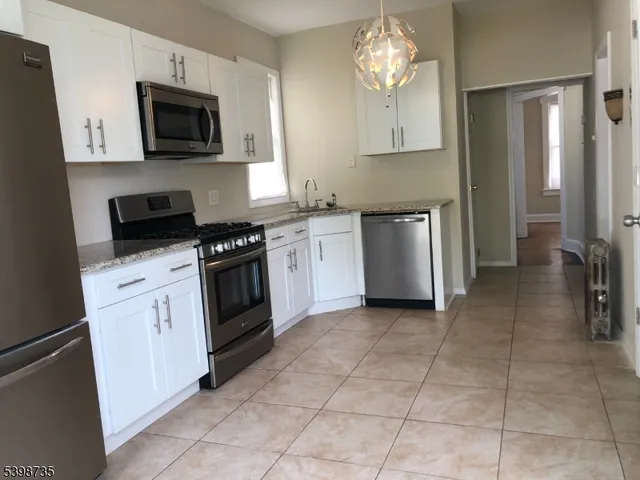 $3,595 | 715 Emerson Avenue, Elizabeth, NJ 07208