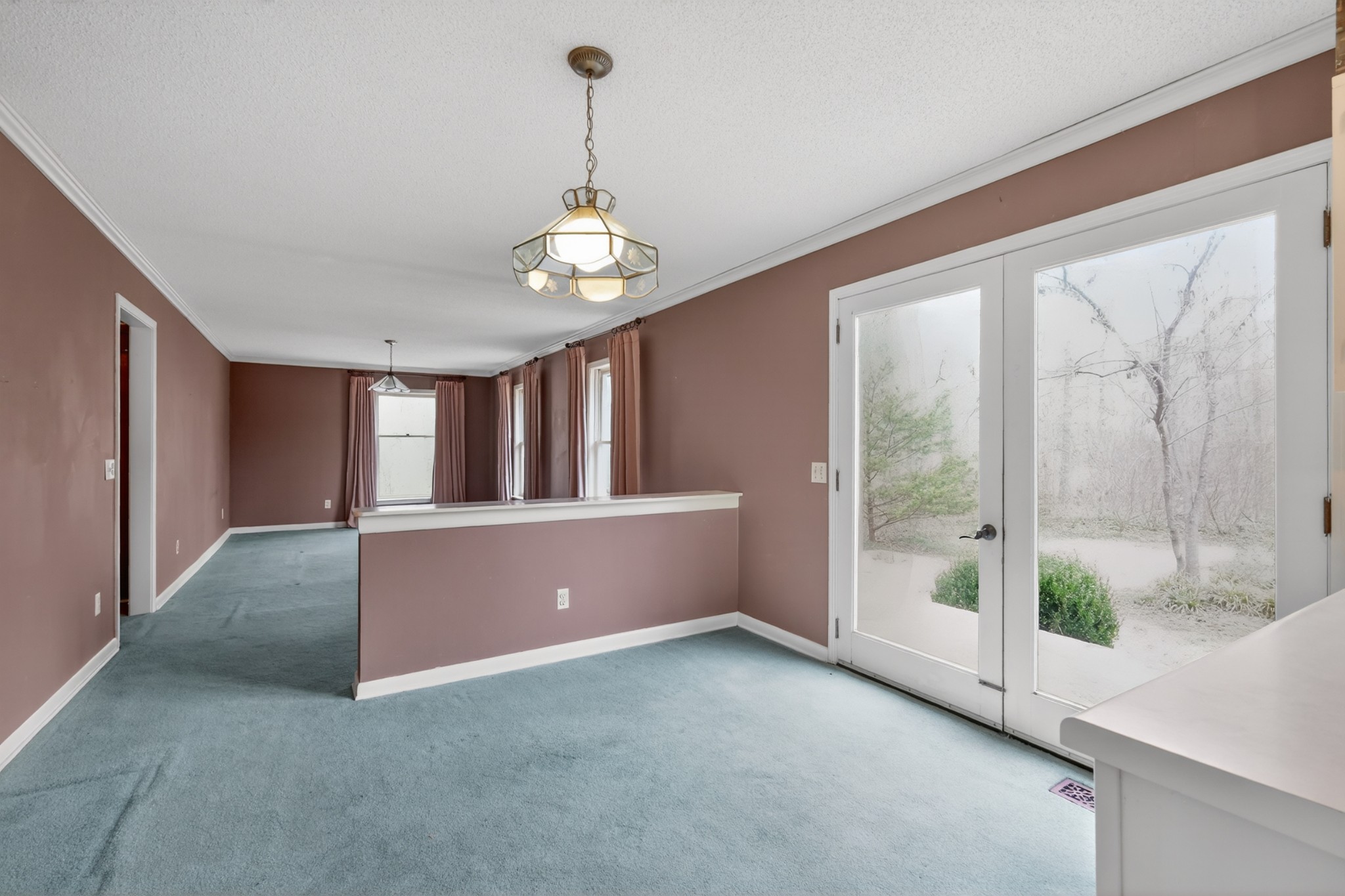 954 Belmont Road Manchester, TN 37355 - Photo 15 of 65 a view of livingroom with furniture wooden floor and window