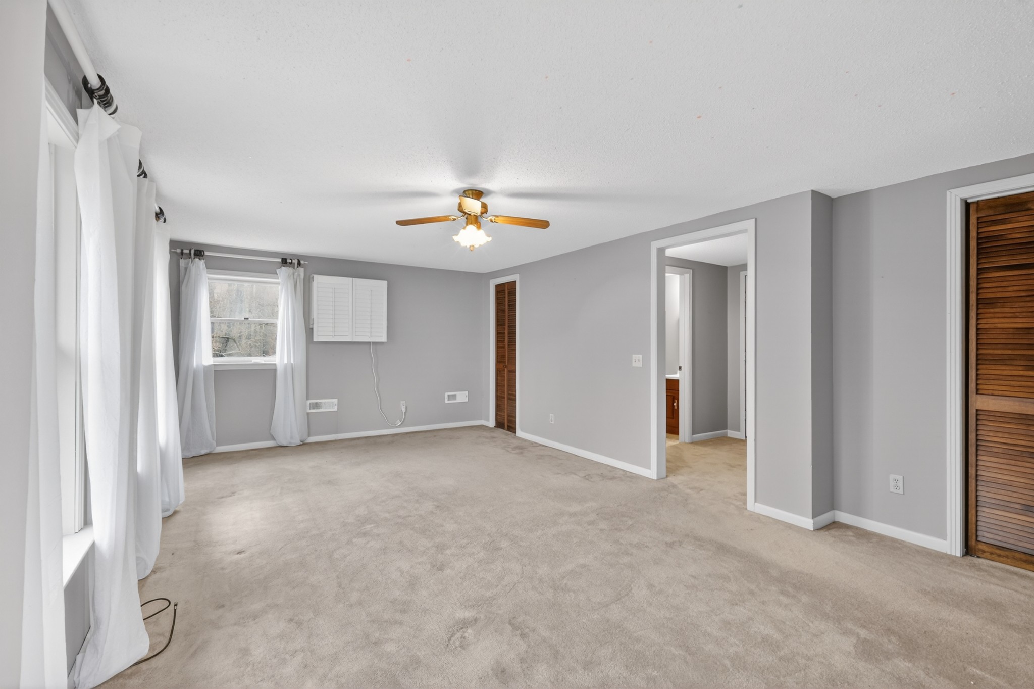 954 Belmont Road Manchester, TN 37355 - Photo 33 of 65 a view of an empty room with a window
