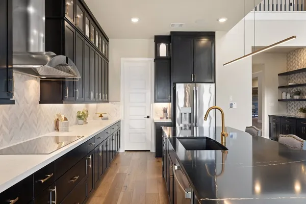 $915,000 | 1300 Shelby Lane, Georgetown, TX 78628