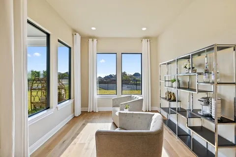 $915,000 | 1300 Shelby Lane, Georgetown, TX 78628