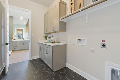 $924,990 | 1300 Shelby Lane, Georgetown, TX 78628