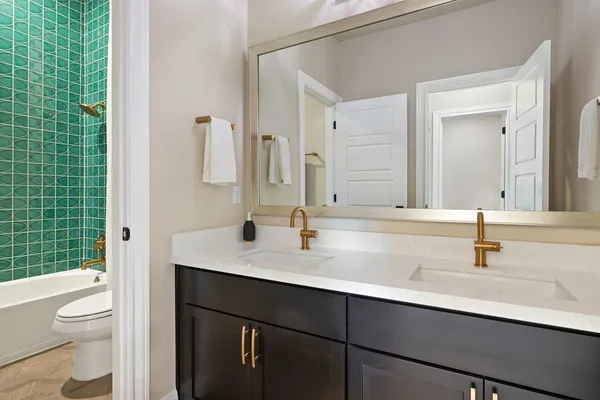 $915,000 | 1300 Shelby Lane, Georgetown, TX 78628