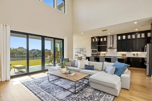 $915,000 | 1300 Shelby Lane, Georgetown, TX 78628