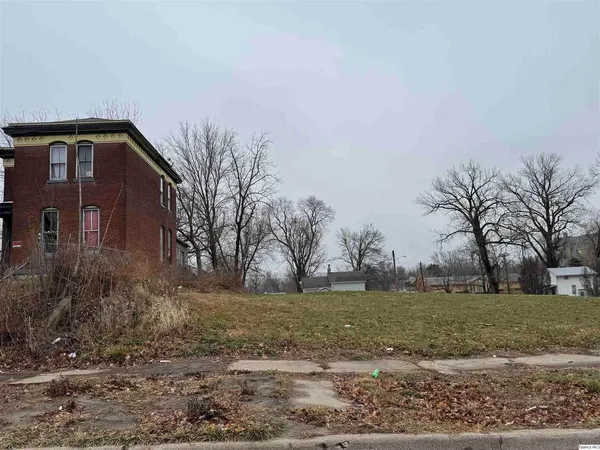 $23,000 | 635-637 Lind Street, Quincy, IL 62301