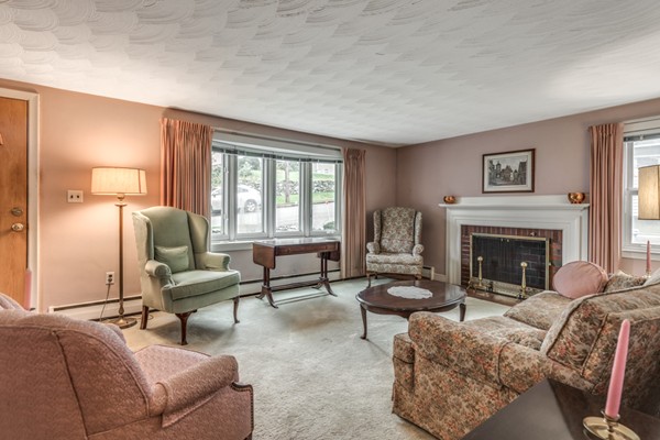 43 Upland Road Waltham, MA 02451 - Photo 7 of 30 Gallery Image 7