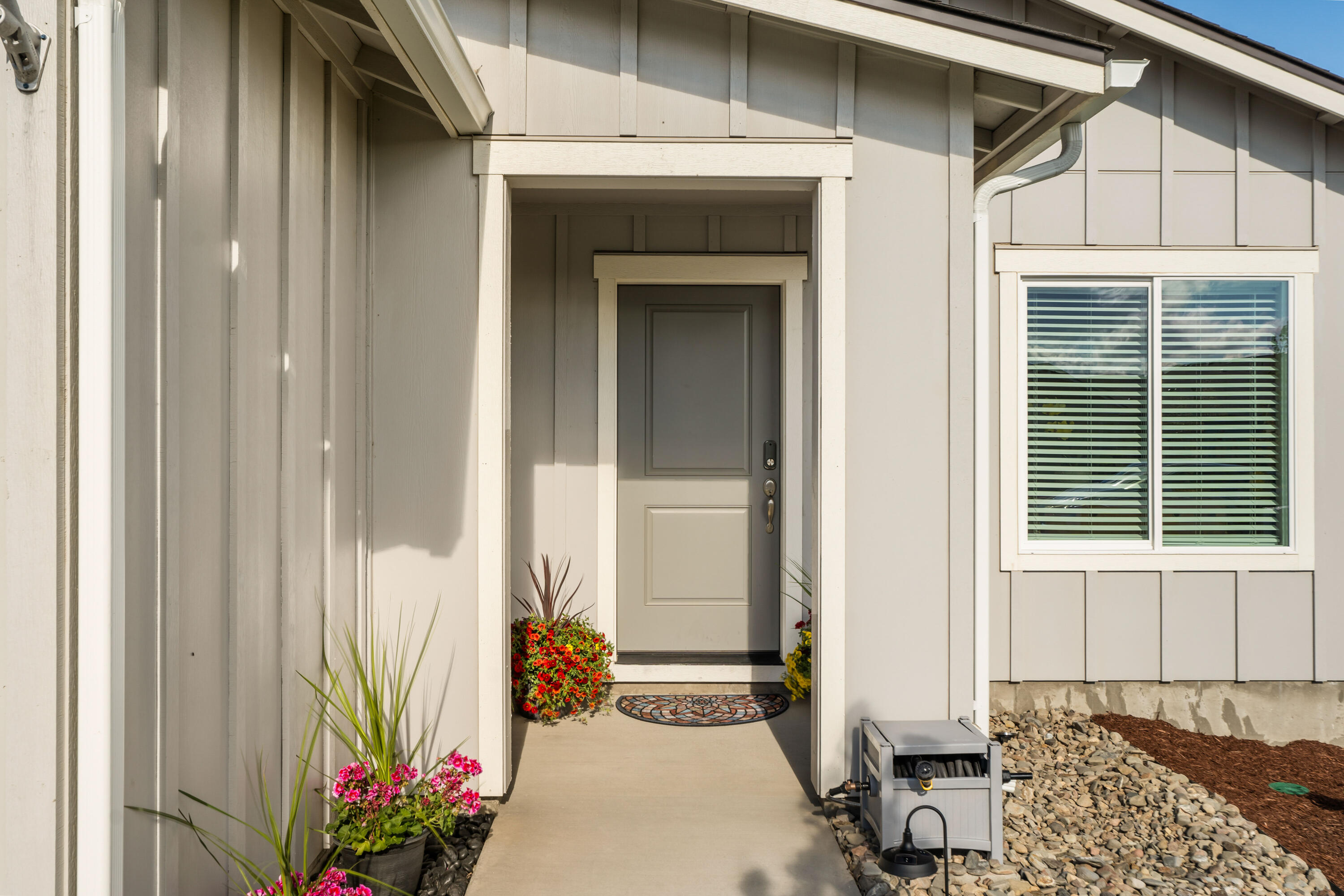 3556 Northwest 10th Street Redmond, OR 97756 - Photo 3 of 23 04-Exterior