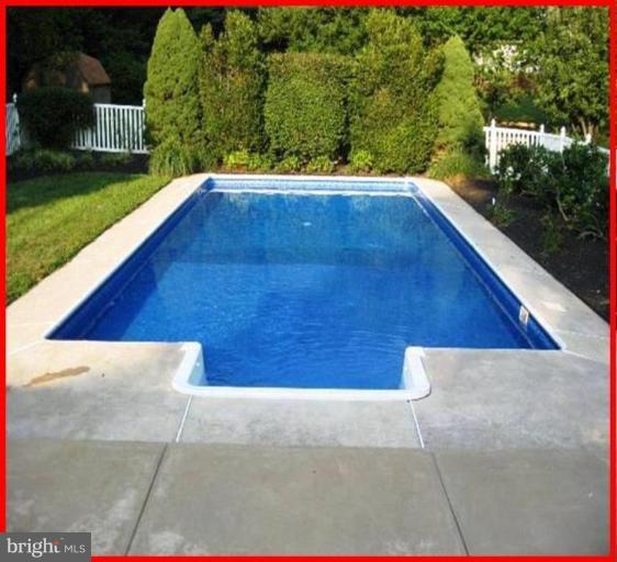 8011 Martown Road Laurel, MD 20723 - Photo 3 of 25 Swimming Pool