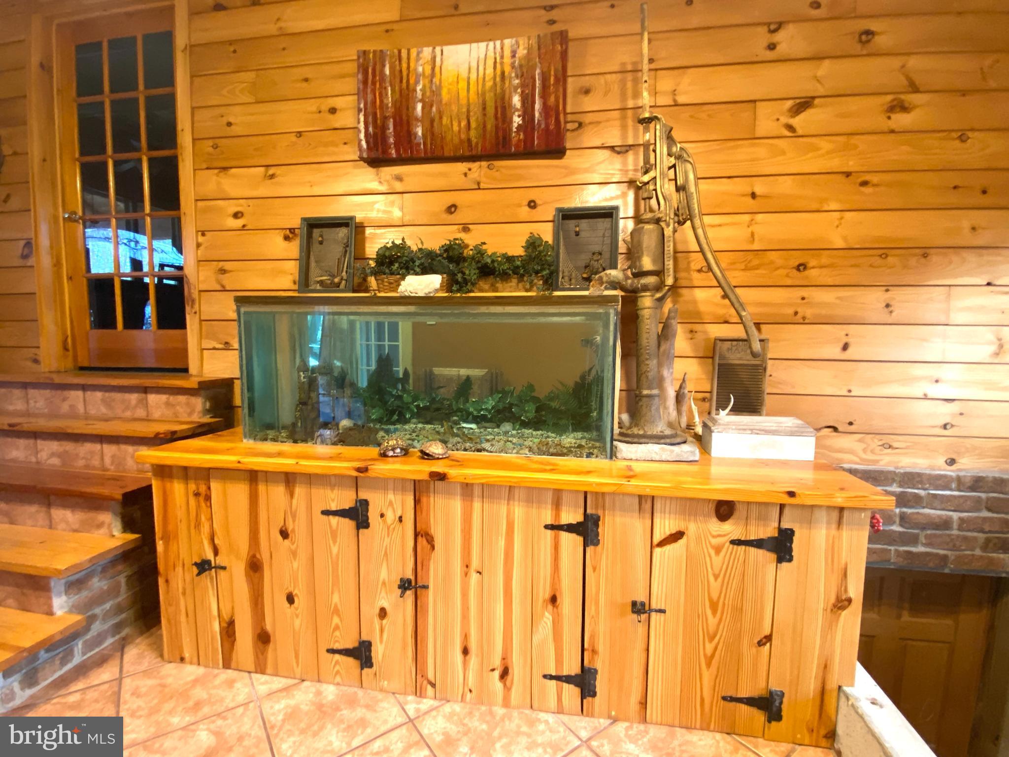 590 Indiana Road Landisburg, PA 17040 - Photo 14 of 128 Foyer fish aquarium