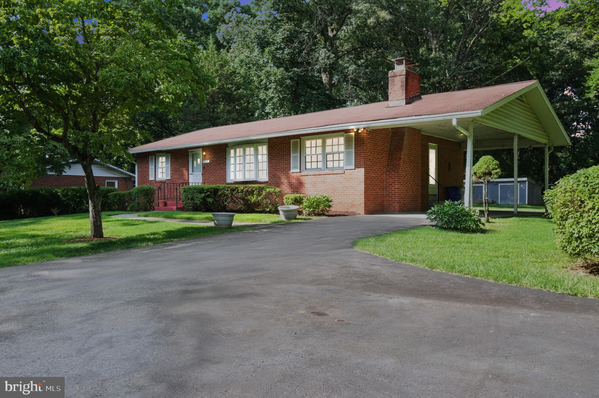 9511 Stewartown Road Gaithersburg, MD 20879 - Photo 3 of 52 Gallery Image 3