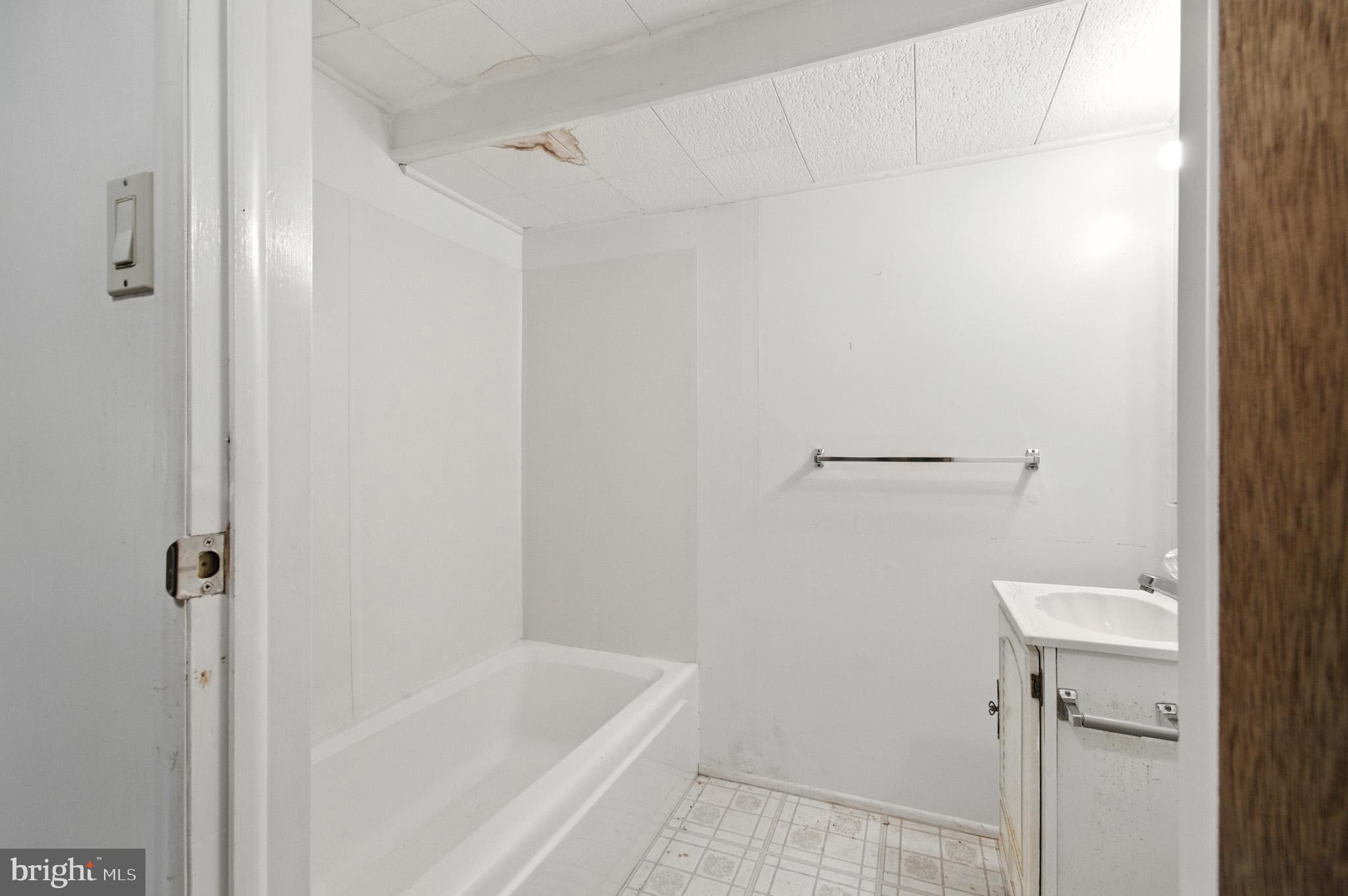 9511 Stewartown Road Gaithersburg, MD 20879 - Photo 45 of 52 Gallery Image 45