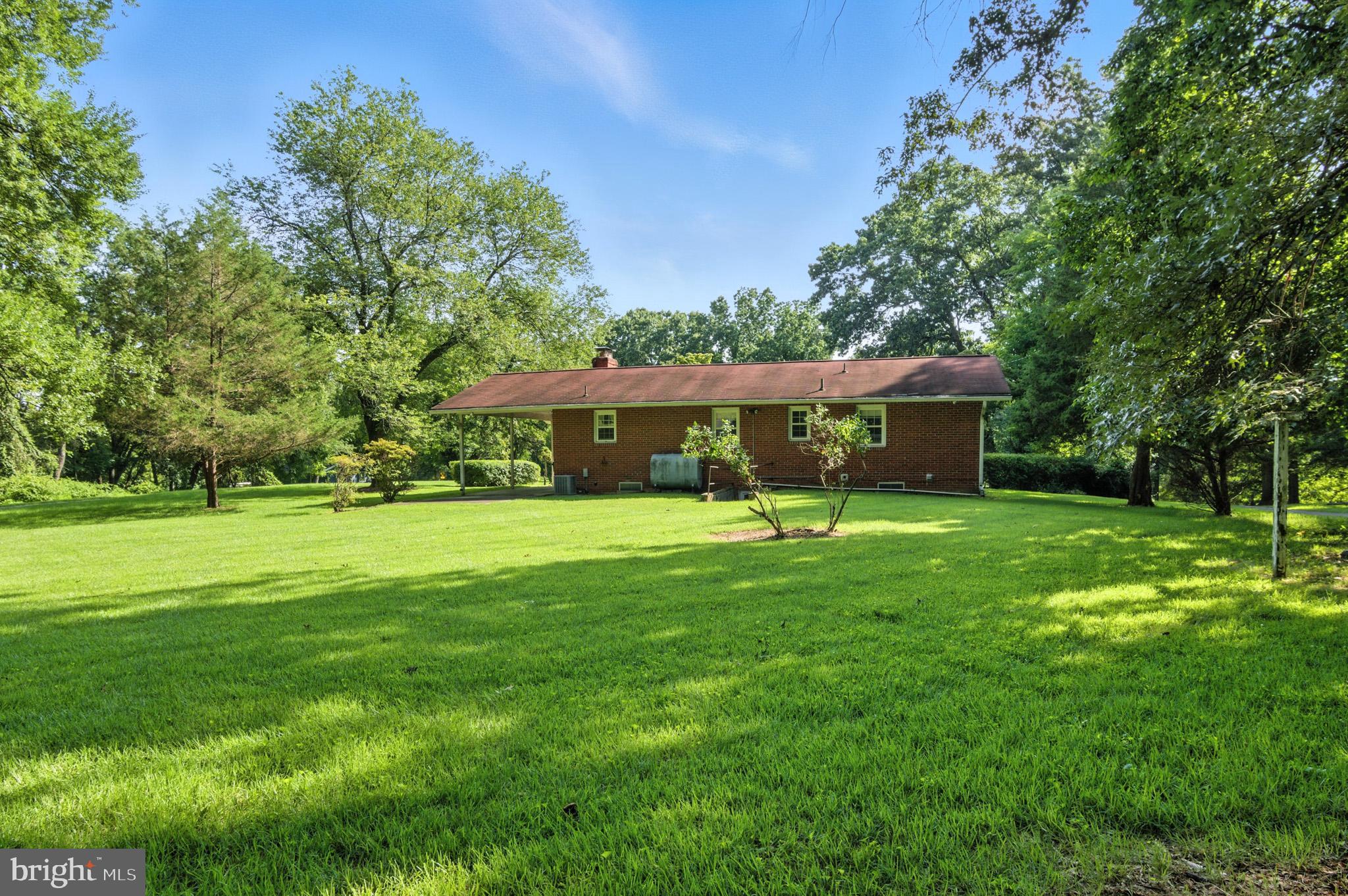 9511 Stewartown Road Gaithersburg, MD 20879 - Photo 7 of 52 Gallery Image 7