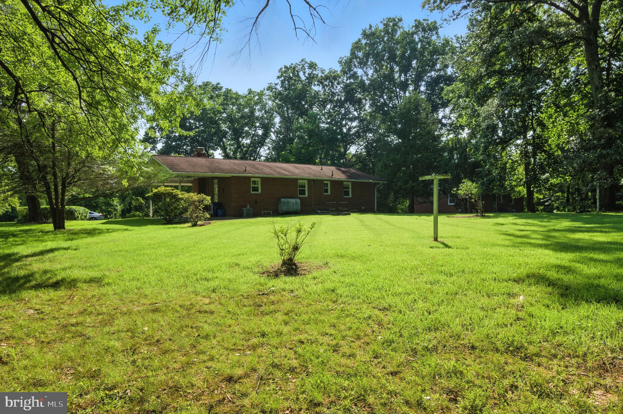 9511 Stewartown Road Gaithersburg, MD 20879 - Photo 9 of 52 Gallery Image 9