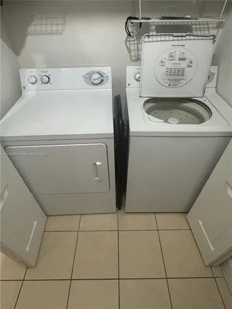 $389,000 | 6001 Southwest 70th Street, Unit 304, South Miami, FL 33143
