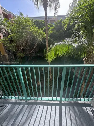 $419,900 | 6001 Southwest 70th Street, Unit 304, South Miami, FL 33143