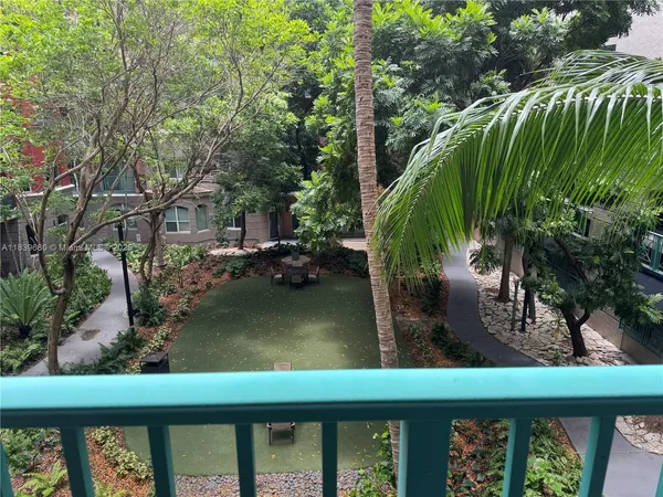 $389,000 | 6001 Southwest 70th Street, Unit 304, South Miami, FL 33143